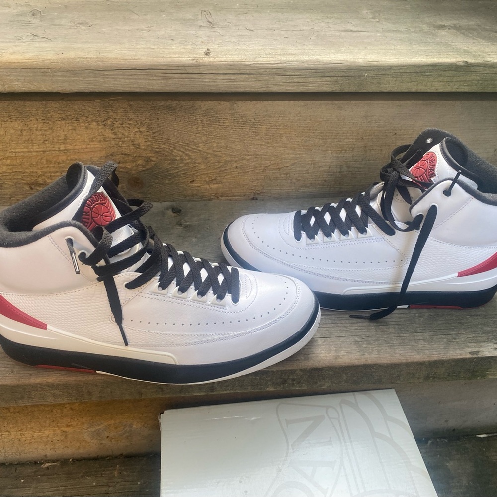 Jordan White and Black Sneakers retro 2 worn 1 time . Size 11.5